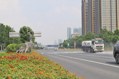 标准不降严纪律 步子不停抓落实 槐荫城管多向发力净化城市空间