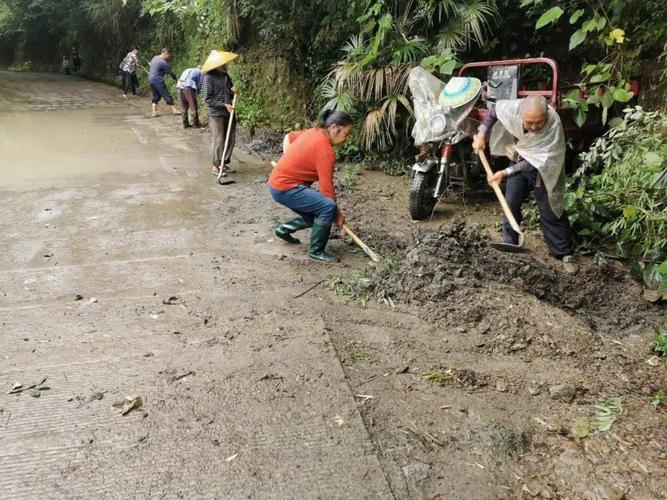 一把扫帚扫到底我县开展农村道路清洁专项行动