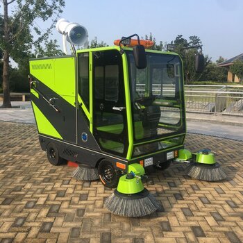 南宁柳宝扫地车LB-2300B学校扫路车道路清扫车驾驶式扫地机