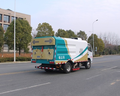 东风多利卡小型吸尘车国六3308轴距后置吸尘带滚刷