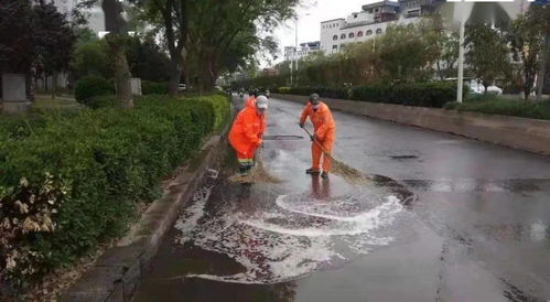 管理 桥西环卫雨后迅速行动清洁道路 长效机制保障城市卫生