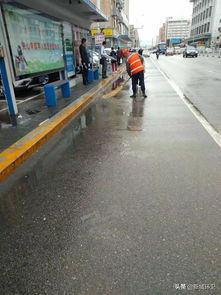 雨天清扫保洁不放松 促进道路环境再提升