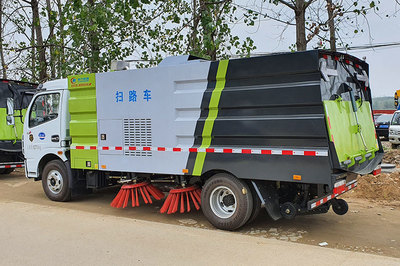 东风多利卡道路清扫车