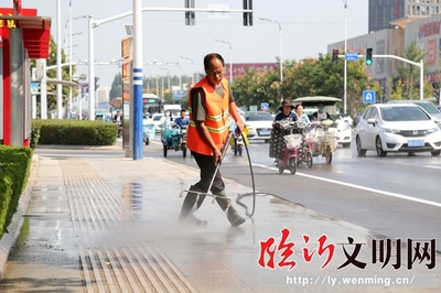 提升城市颜值 临沂对城区道路全天候、无死角清洗