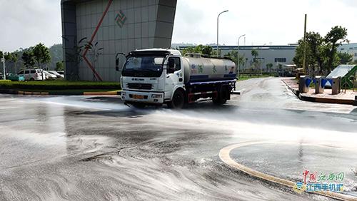 信丰 加大道路清扫保洁力度 建设 美丽宜居整洁文明 城市