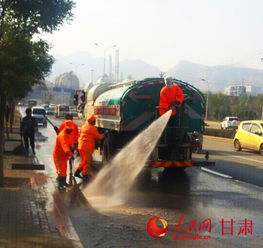 兰州冬防 从道路积尘清理细节入手